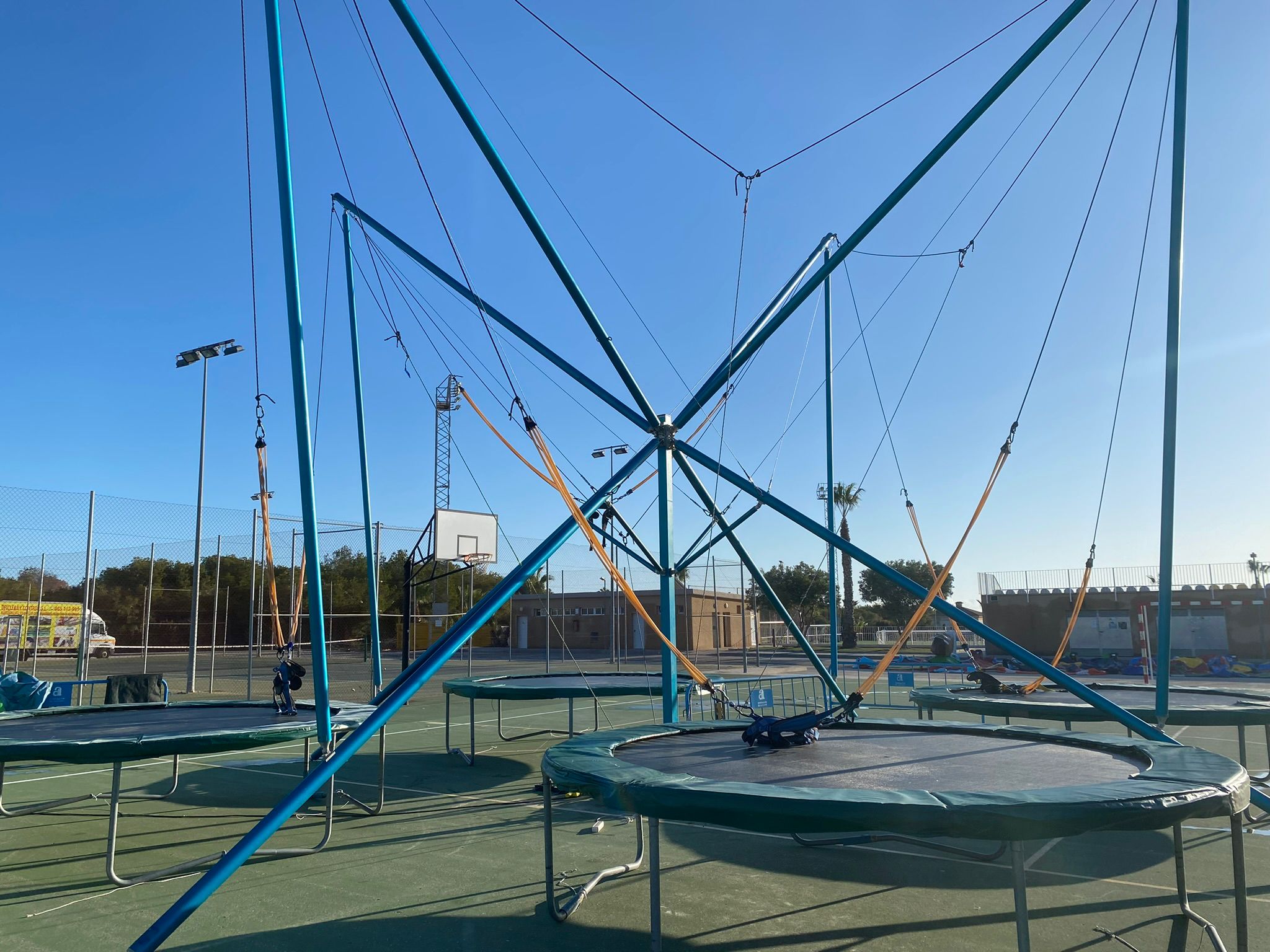 Alquiler de Castillo Hinchable Gigante Jumping en Murcia